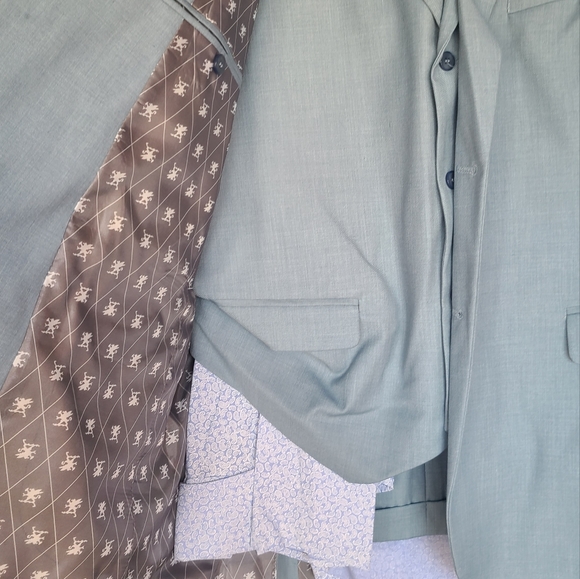 Mens suits - Picture 2 of 3